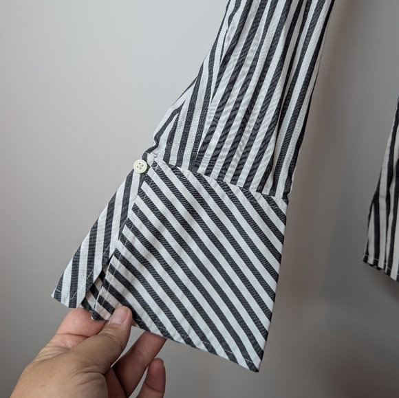 Banana Republic Black & White Striped Button Down Tailored Fit Flare Wrist Sz 6 - Picture 4 of 8